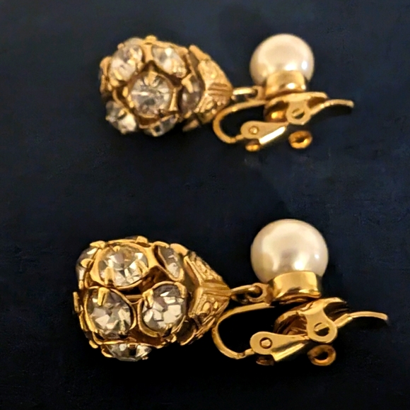 Vintage Teardrop Egg Rhinestones Faux Pearl Dangle Clip Ons - Picture 5 of 7